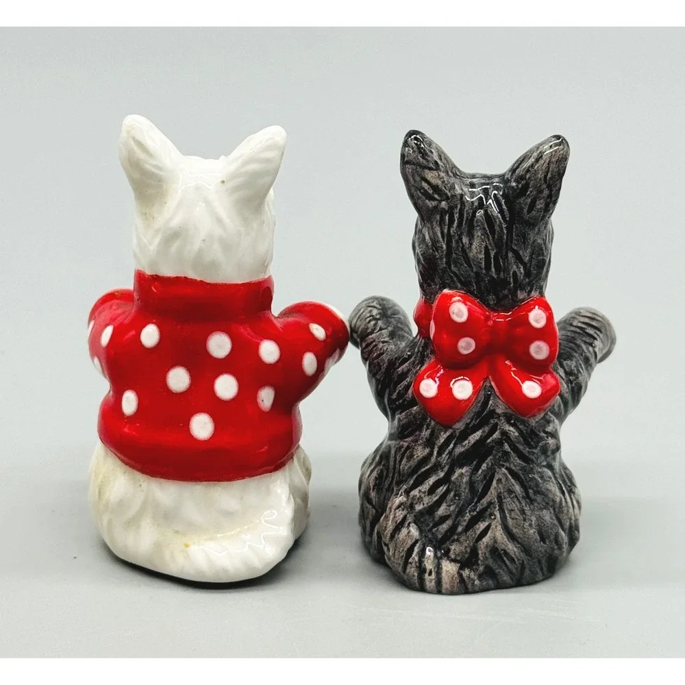 Mary Engelbreit Scottie Westie Dog Salt and Pepper Shakers Basket Set 2002